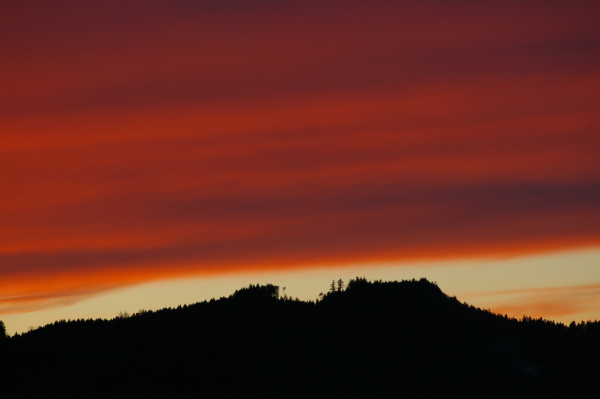 Skaliertes Bild Sonnenuntergang ueber dem Tannenberg_2005_11_26--17-50-02.jpg 